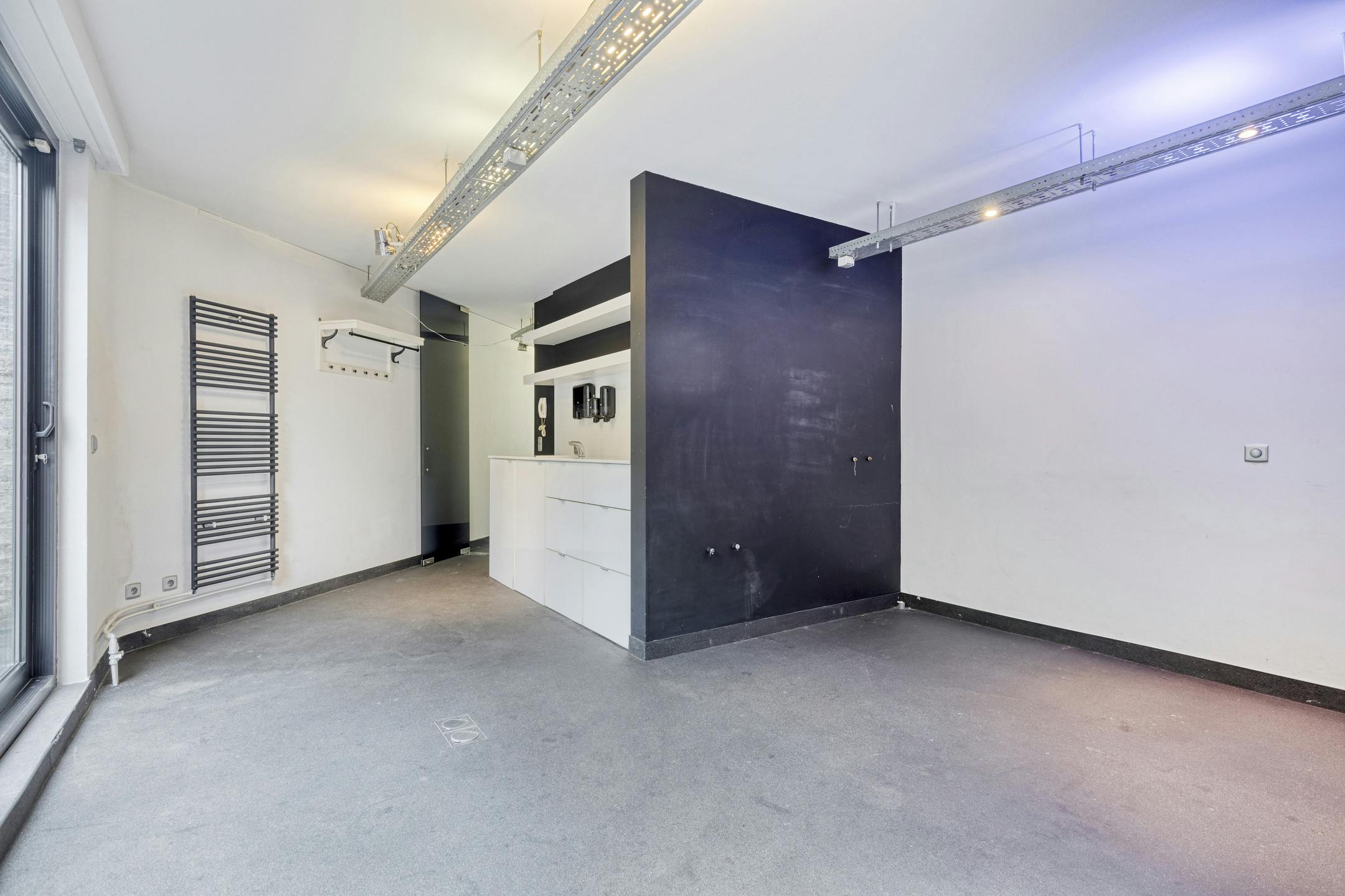 Studio met praktijk- of bureelruimte te Borgerhout foto 8