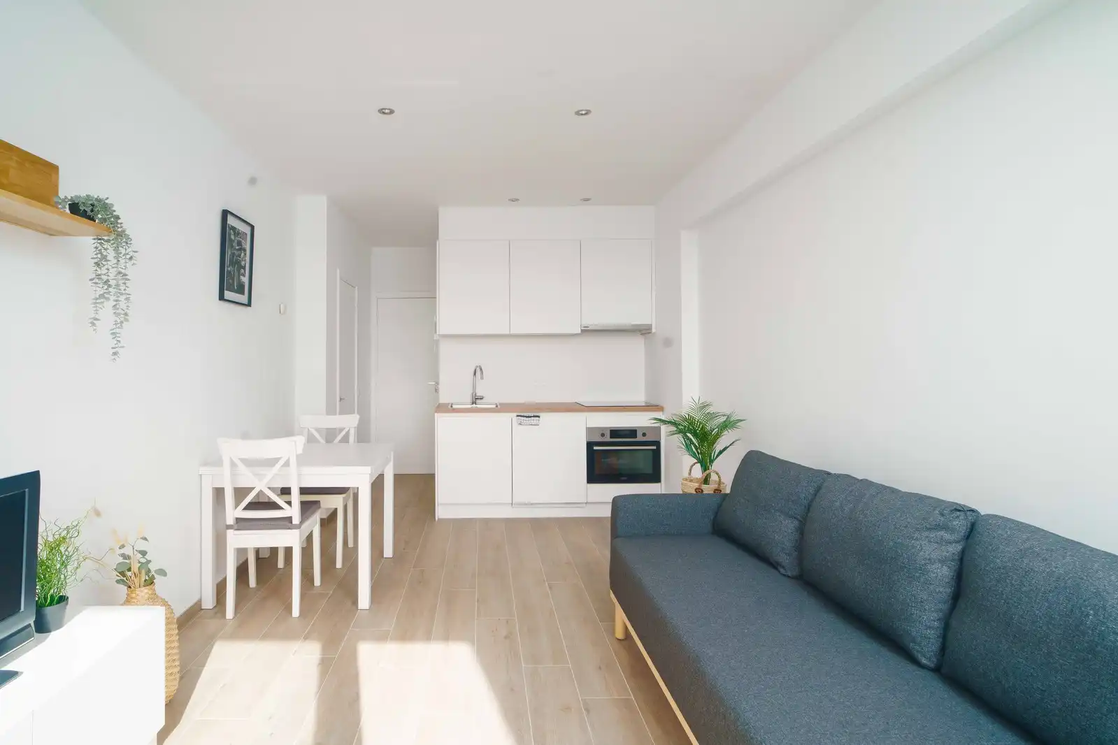 Gerenoveerde studio met zonneterras foto 4