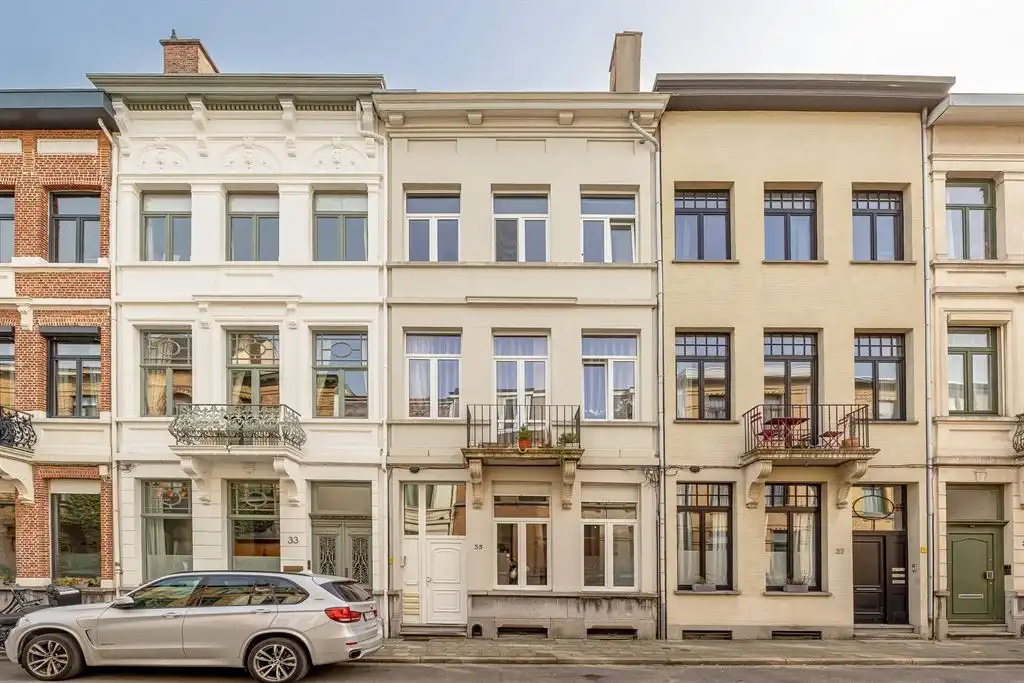 Gerenoveerd appartement met mezzanine foto 13