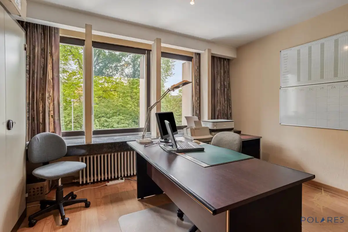 handelspand met ruime woning foto 32