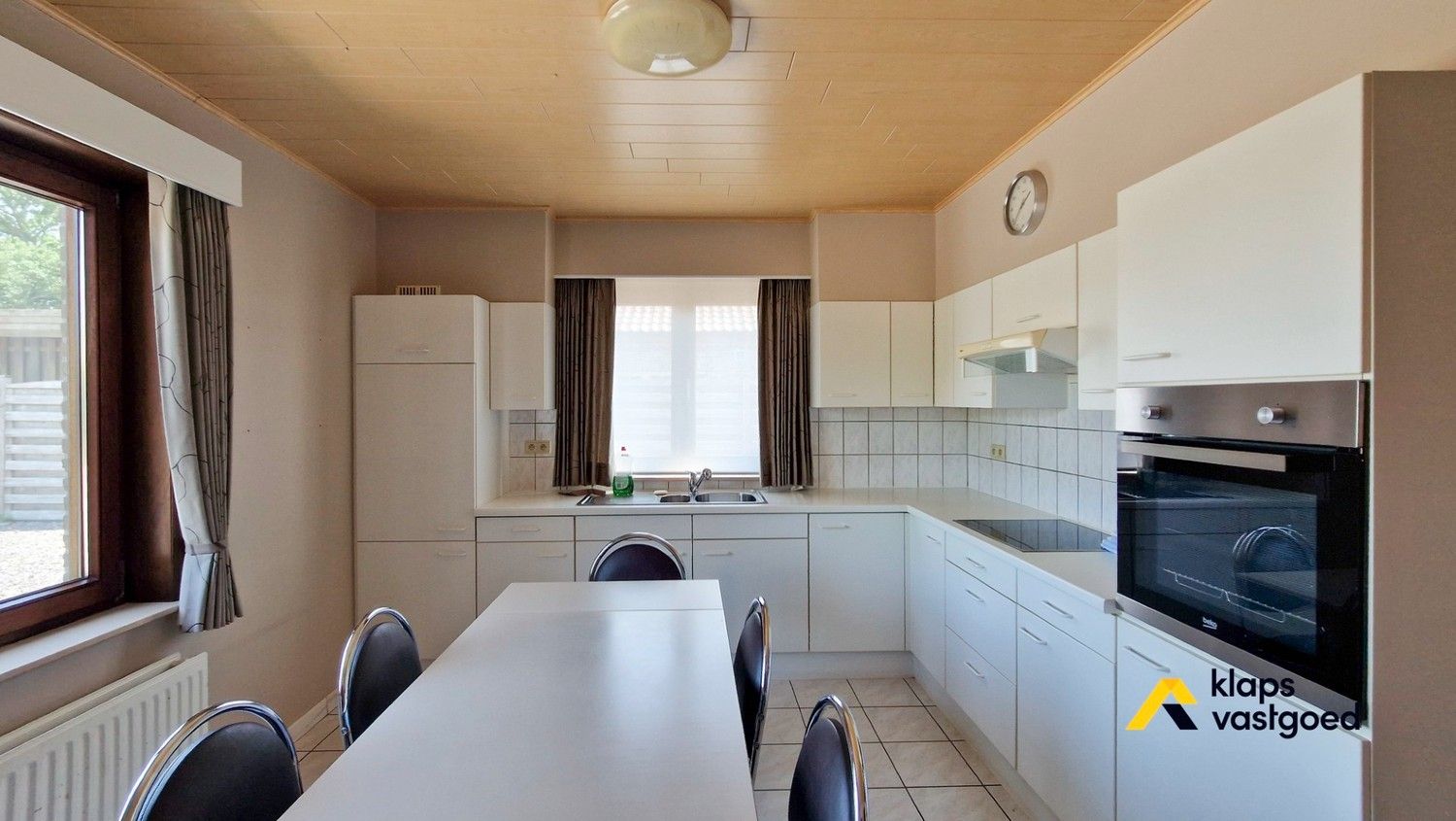 Knusse woning op 8 are in een rustige buurt. foto 8