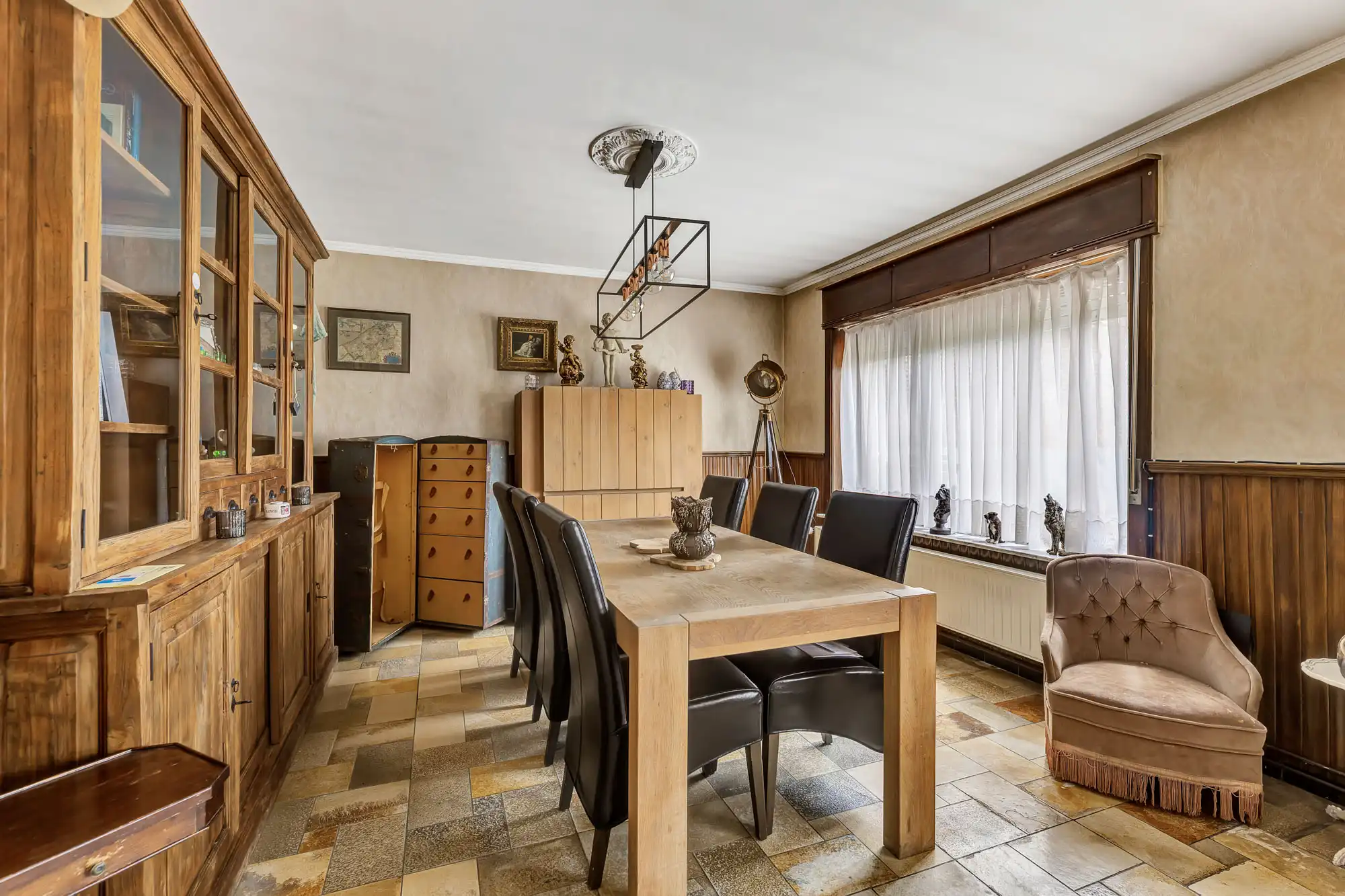Woning op landelijke ligging met opslagplaats foto 3