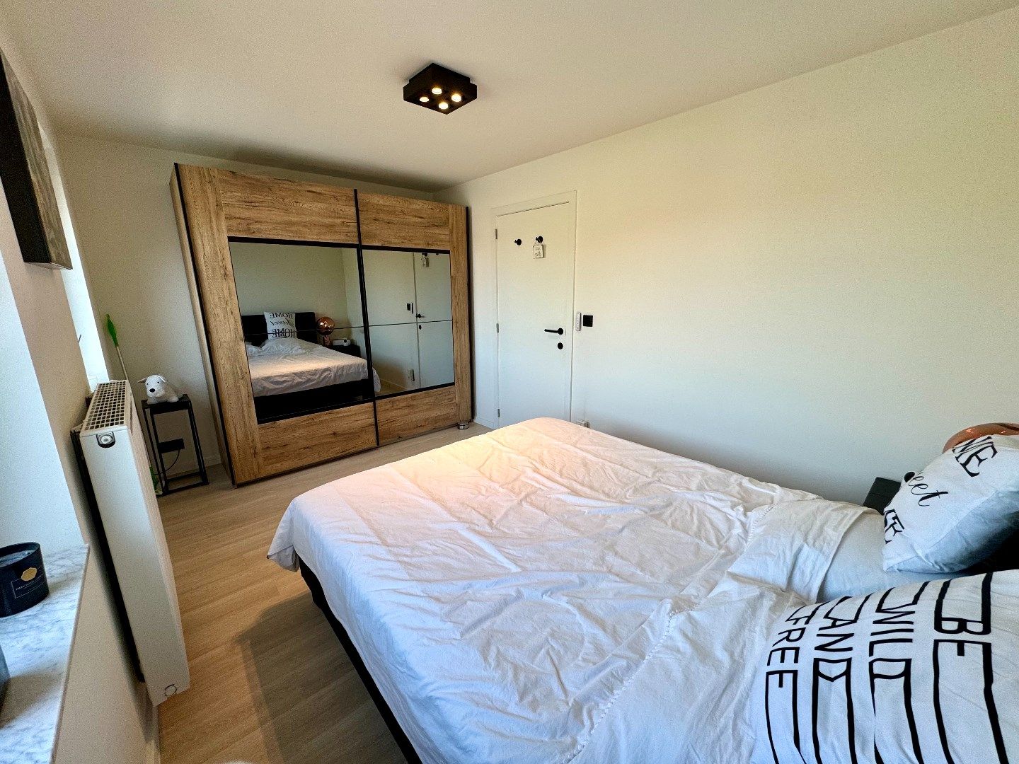 HALFOPEN WONING (bj 2021) MET 3 SLPKS, TUIN EN GARAGE IN HET CENTRUM foto 11