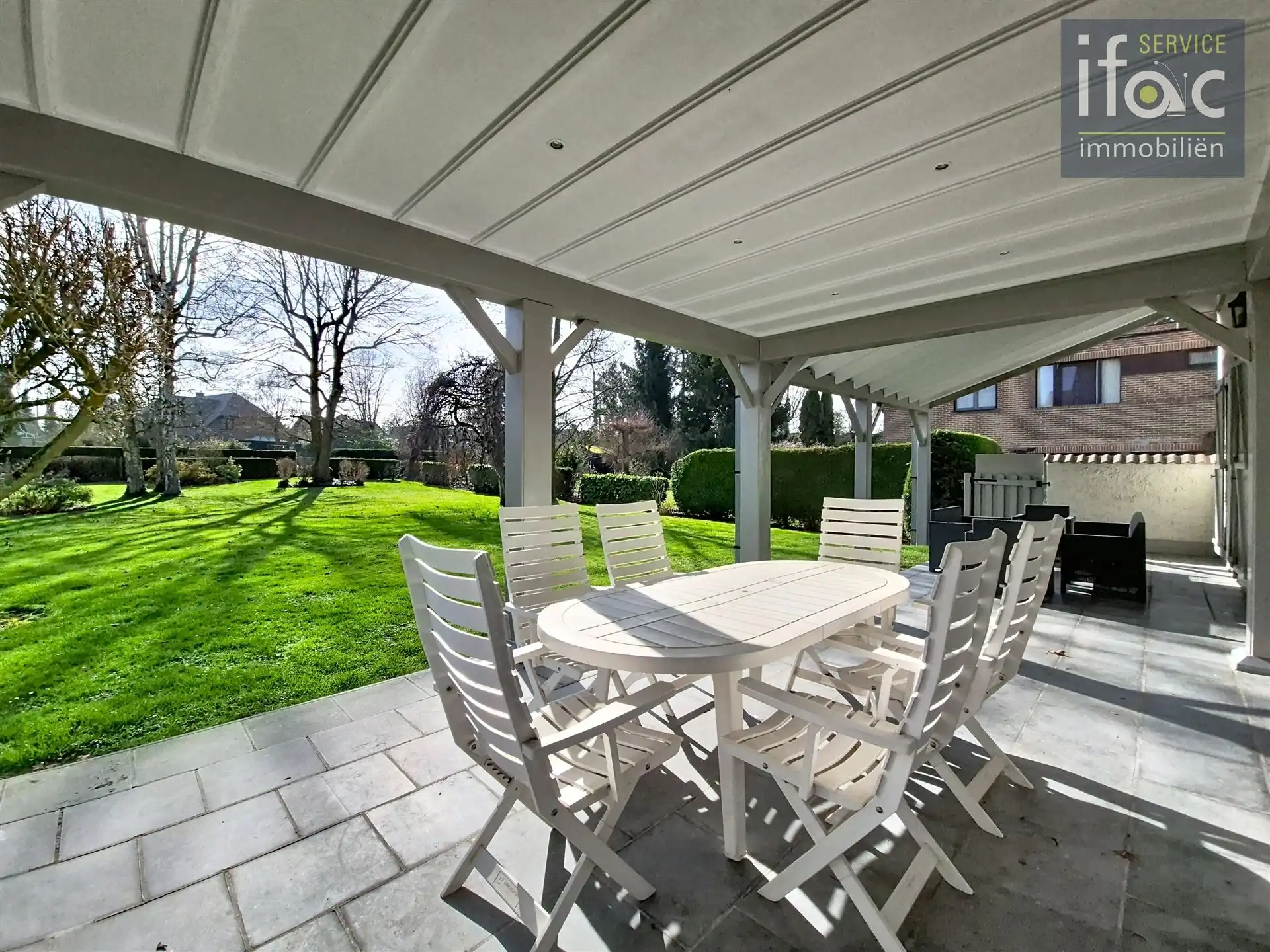 Centraal en rustig gelegen zuid gerichte villa op 11a16ca  foto 15