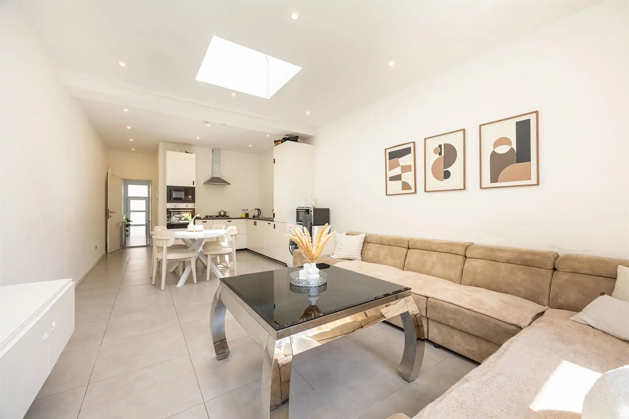 Instapklaar eengezinswoning met 3 slaapkamers en tuin foto 5