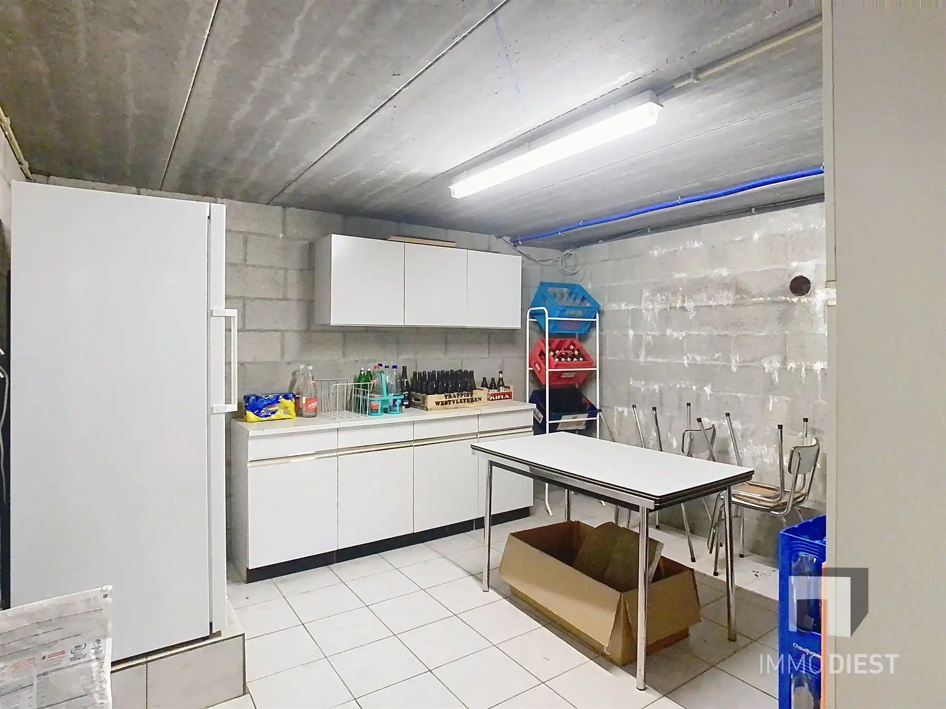 Energiezuinige en prima onderhouden gezinswoning met 4/5 slaapkamers en zwembad op 10 are. foto 49