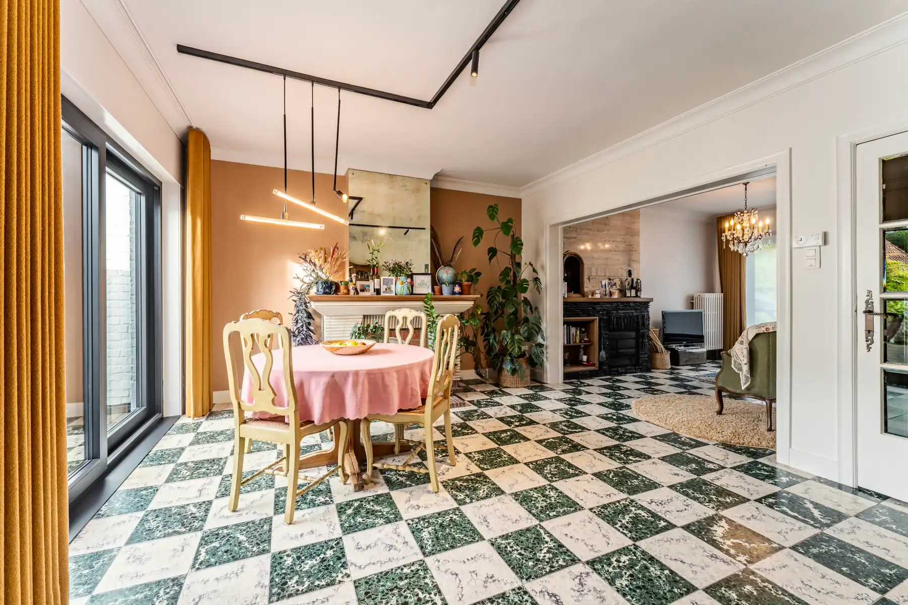 Stijlvol gerenoveerde woning, 3 slaapkamers en zonnige tuin foto 8