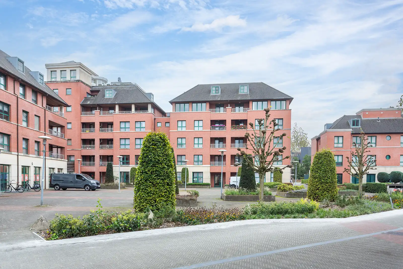 141 m² wooncomfort en twee ruime terrassen foto 2