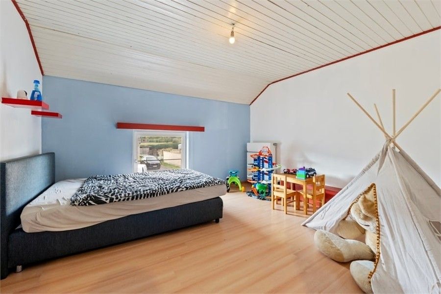 CHARMANTE GEZINSWONING OP EEN RUIM PERCEEL IN BUVINGEN foto 20