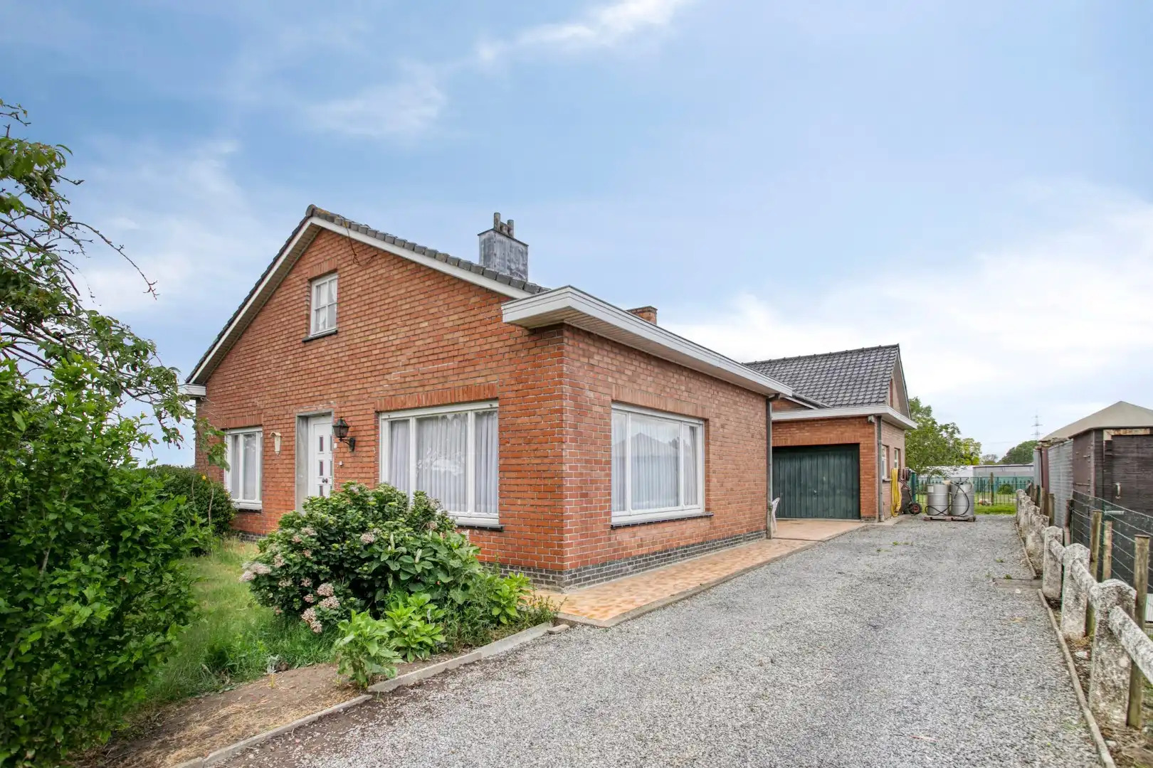 Landelijk gelegen woning of bouwgrond foto 2