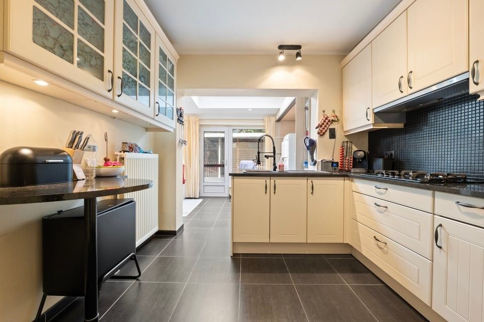 ENERGIEZUINIGE GEZINSWONING MET GARAGE VLAKBIJ HET CENTRUM VAN SINT-TRUIDEN foto 8