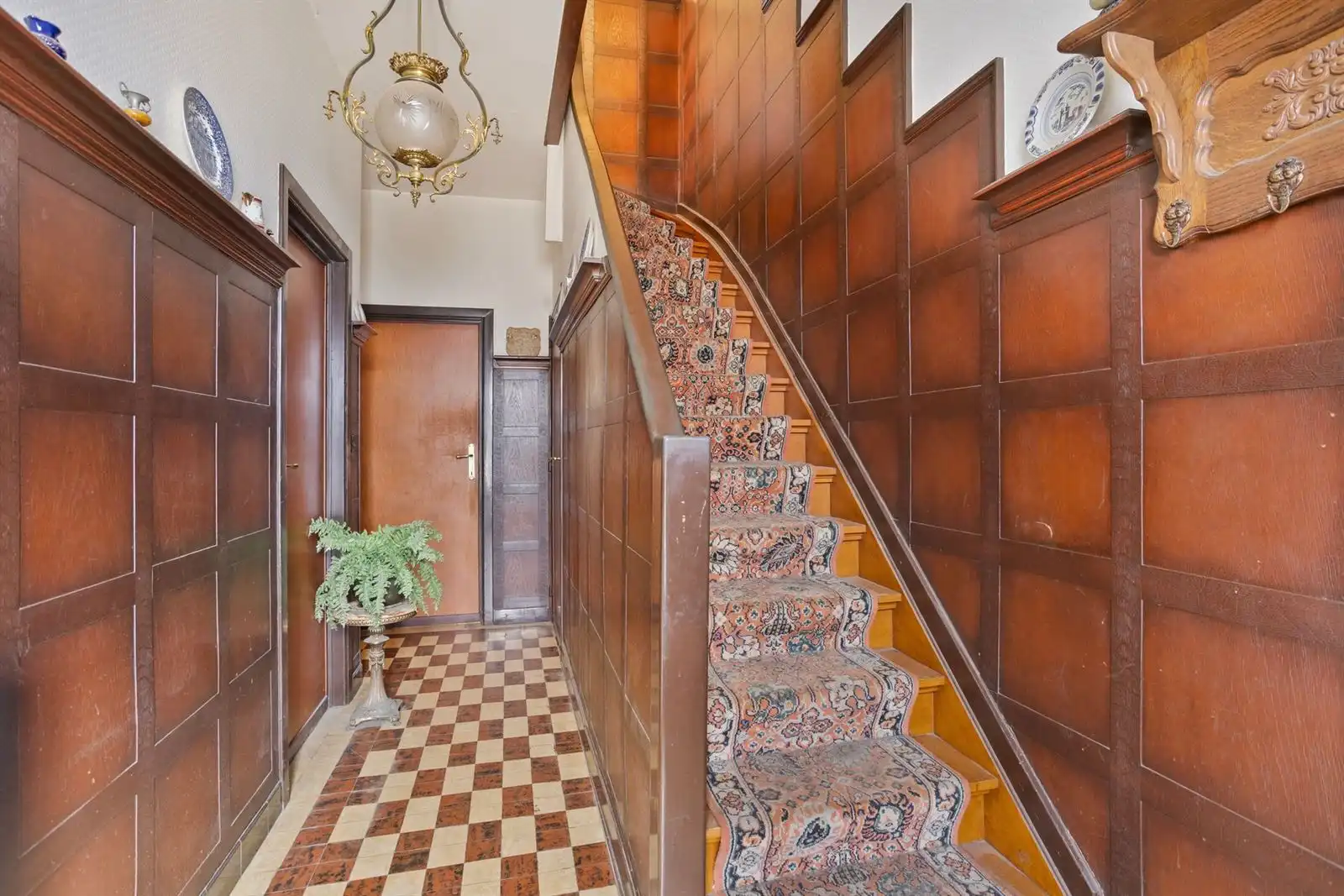 Te renoveren woning met 3 slaapkamers, zolder en veel potentieel op topligging in Halle foto 2