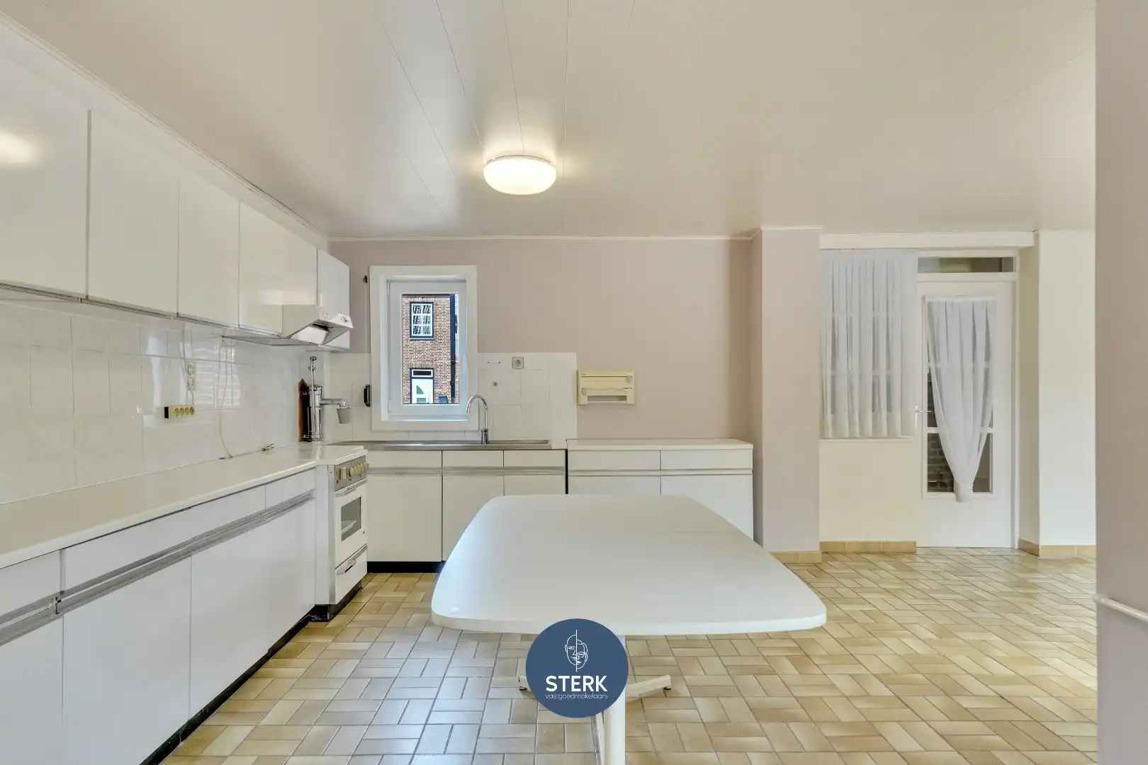 VERZORGDE GEZINSWONING OP EEN ONDERHOUDSVRIENDELIJK PERCEEL IN UIKHOVEN !  foto 10