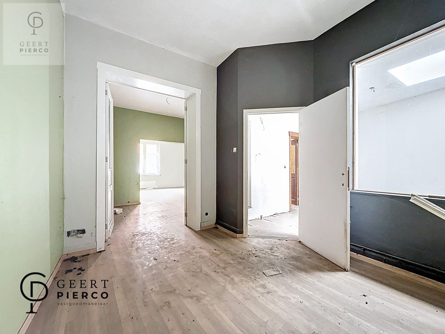 Uniek renovatie- of nieuwbouwproject in hartje Landen foto 12