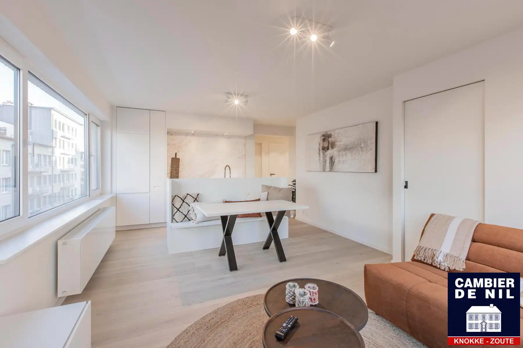 Gerenoveerd en centraal gelegen hoekappartement  foto 2