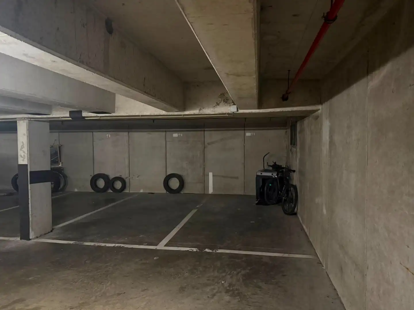 ONDERGRONDSE PARKEERPLAATS VLAKBIJ ZEEDIJK foto 3