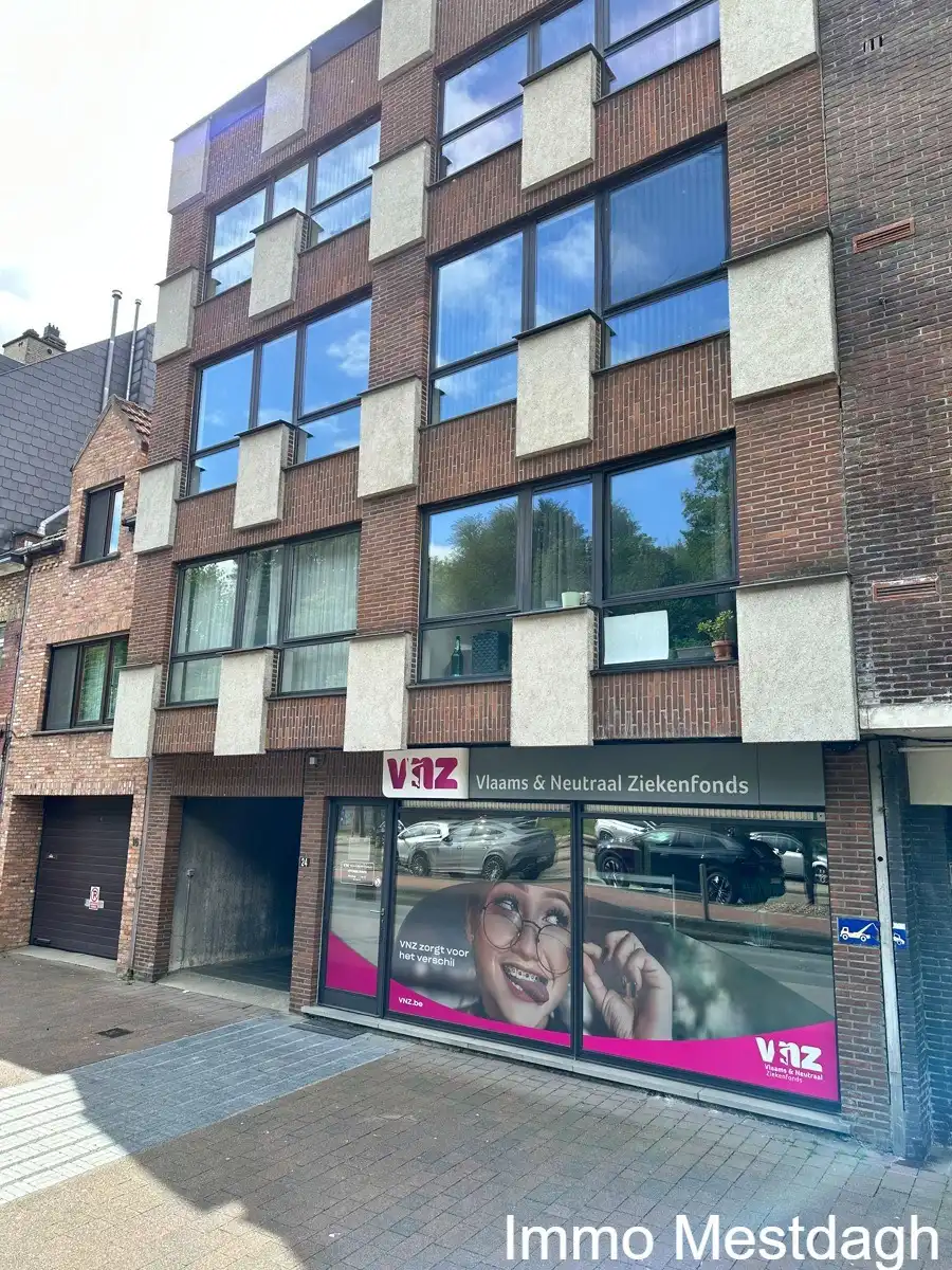 Commercieel Gelijkvloers met Topvisibiliteit te Diest foto 3