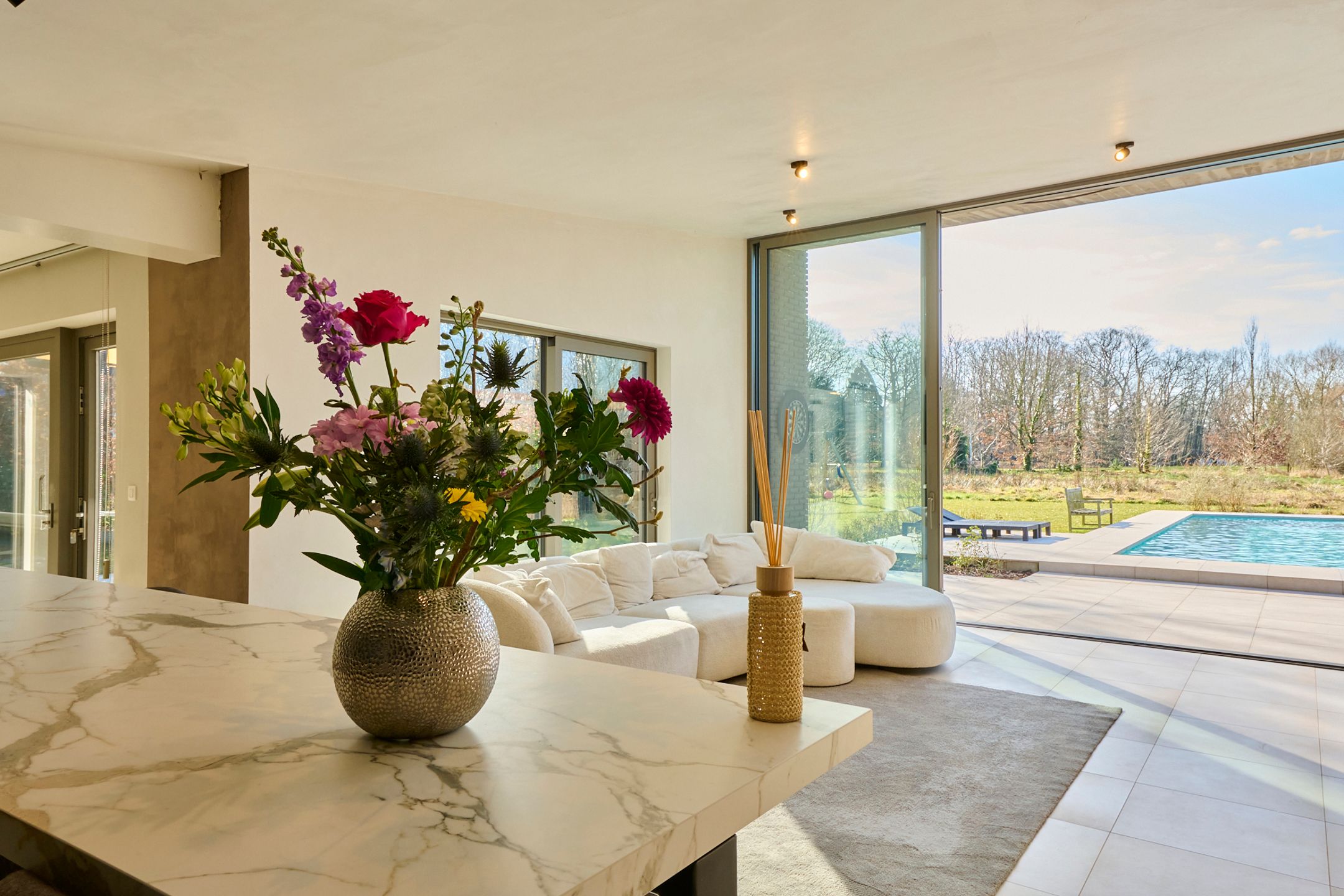Volledig verbouwde woning met zwembad foto 7