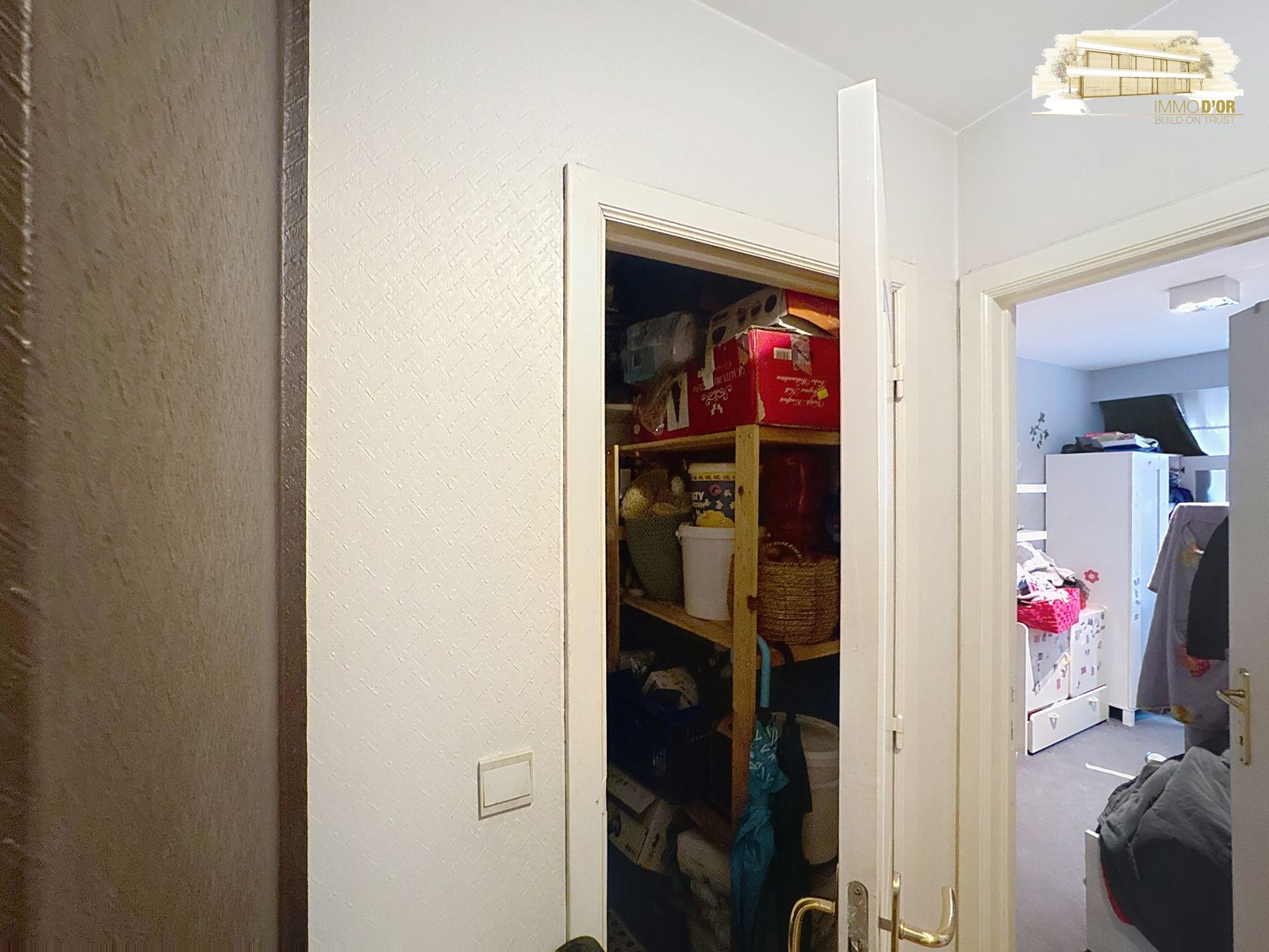 Ruim Appartement met 3 slaapkamers in het centrum van Brasschaat foto 12