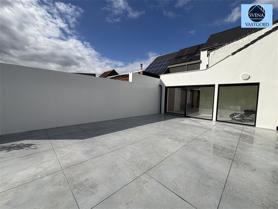 ENERGIEZUINIGE GERENOVEERDE WONING foto {{pictureIndex}}
