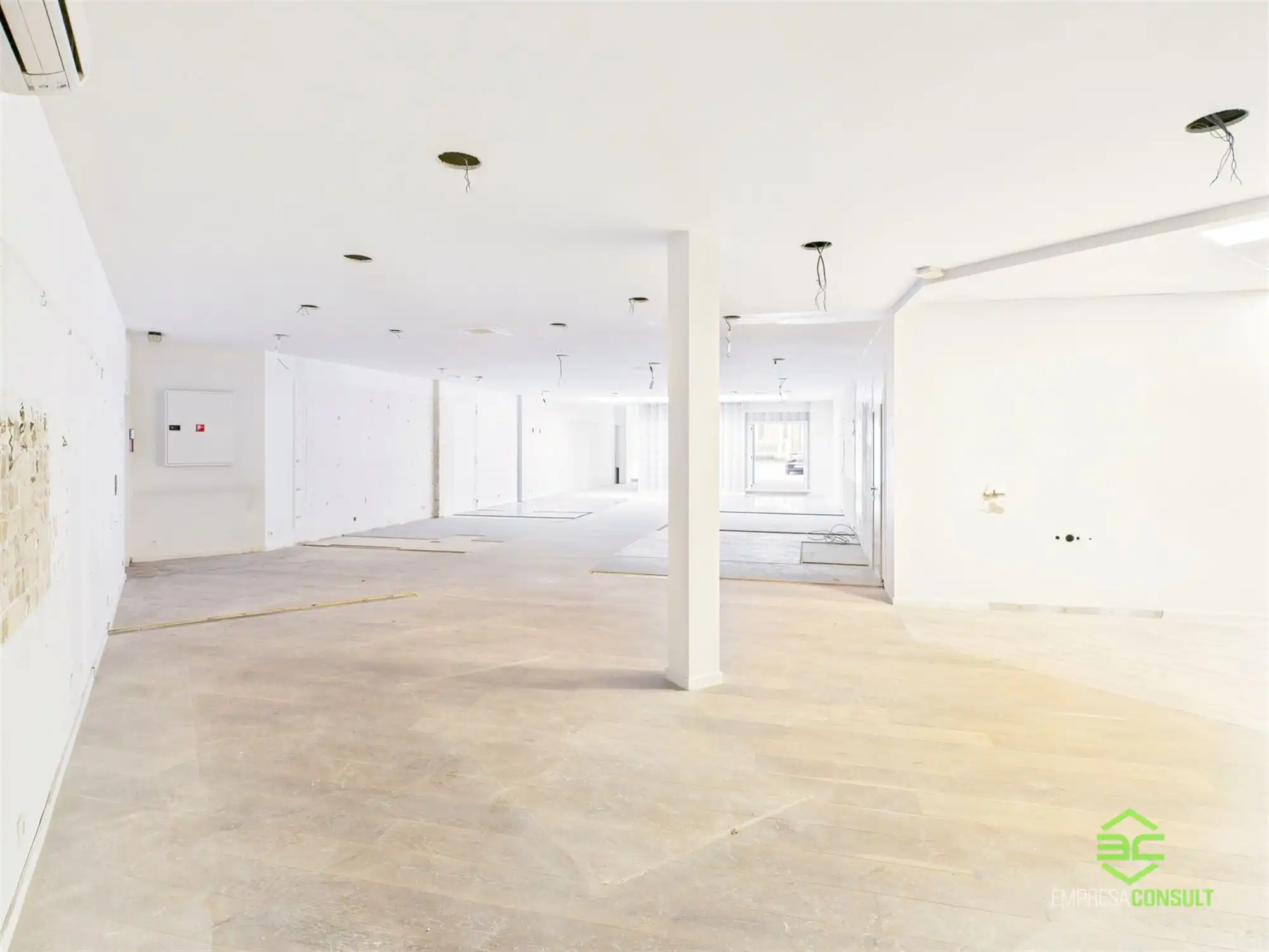 Handelsgelijkvloers op A+ locatie in het centrum! foto 11