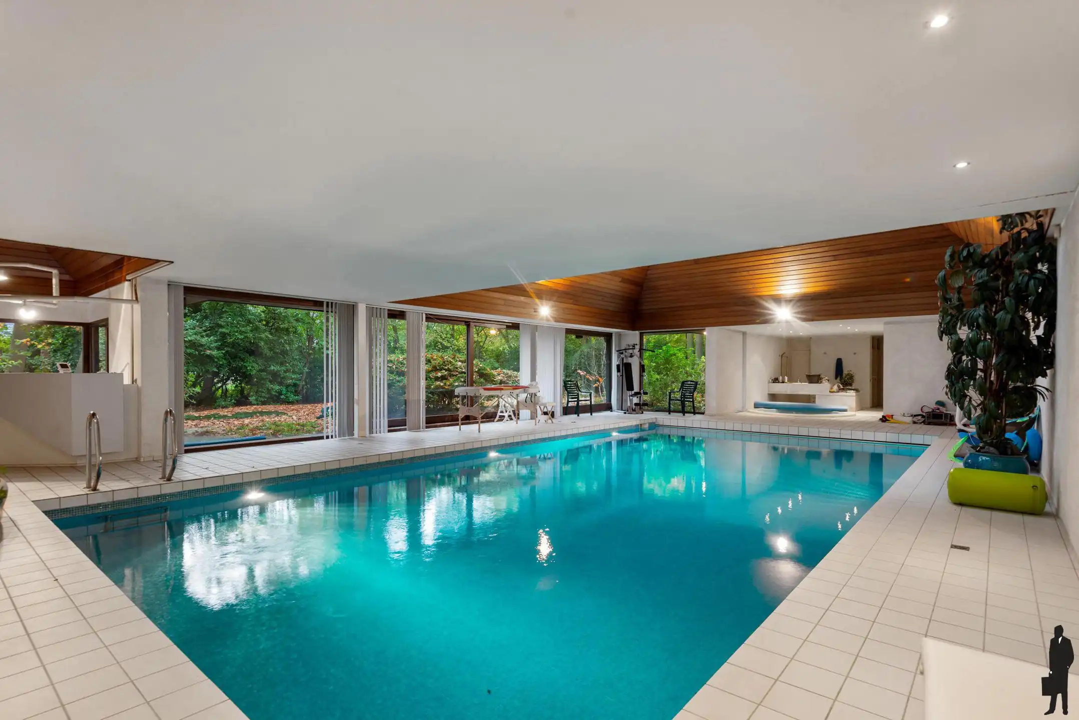 Verscholen in de natuur, in 1 van de mooiste lanen van Vriesdonk, rustig en residentieel: Architectenwoning op ca. 5.710 m².  foto 8