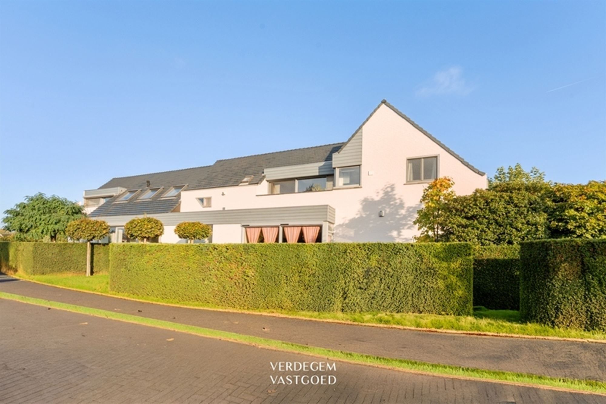 Klassevol en instapklaar appartement met 1 slpk, terras en autostaanplaats op een topligging foto 15