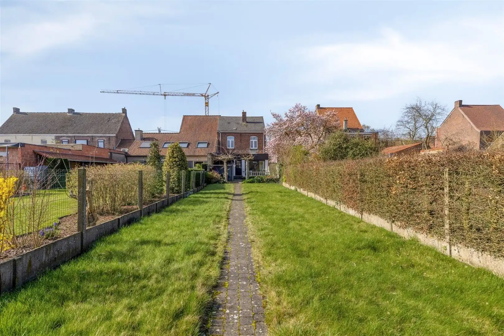 Te renoveren woning met 4 slaapkamers foto 2