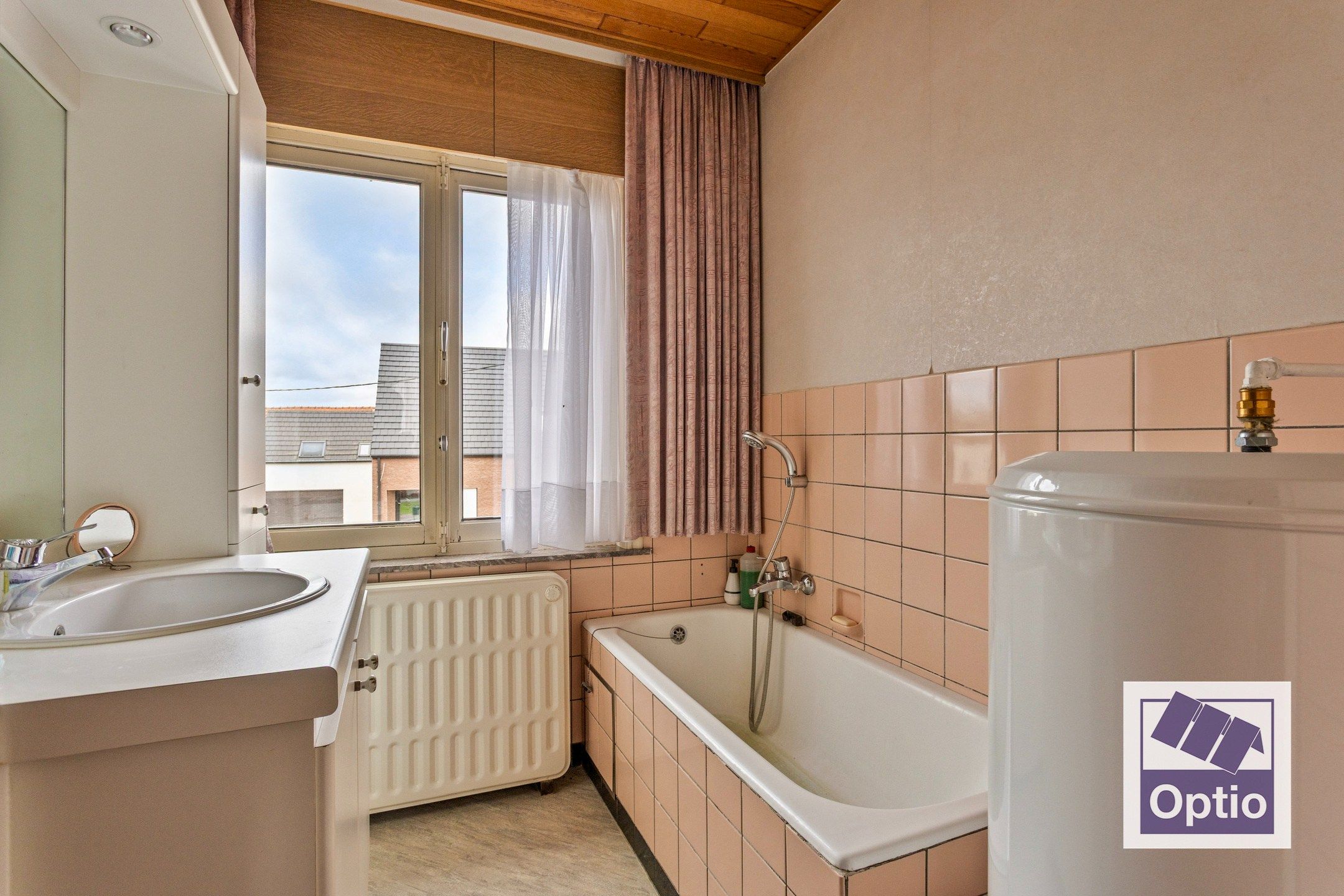 Woning met 5 slaapkamers en grote tuin. foto 24