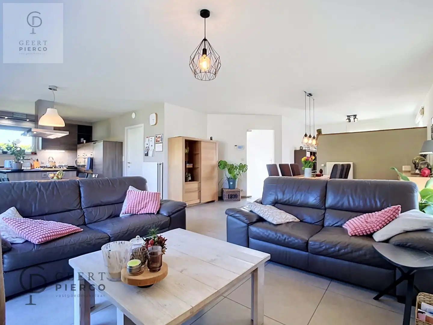 Knappe Villa in residentiële woonwijk foto 8