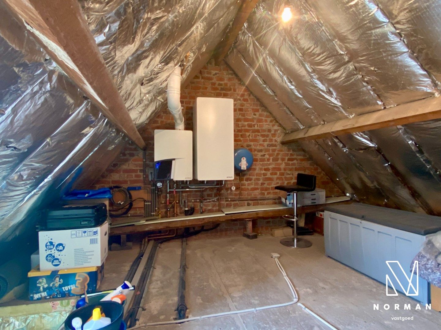 Instapklare woning met grote garage en uitweg in Harelbeke! foto 14