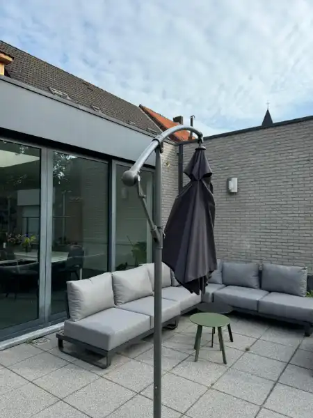 Ruime gerenoveerde woning in hartje Essen foto 32