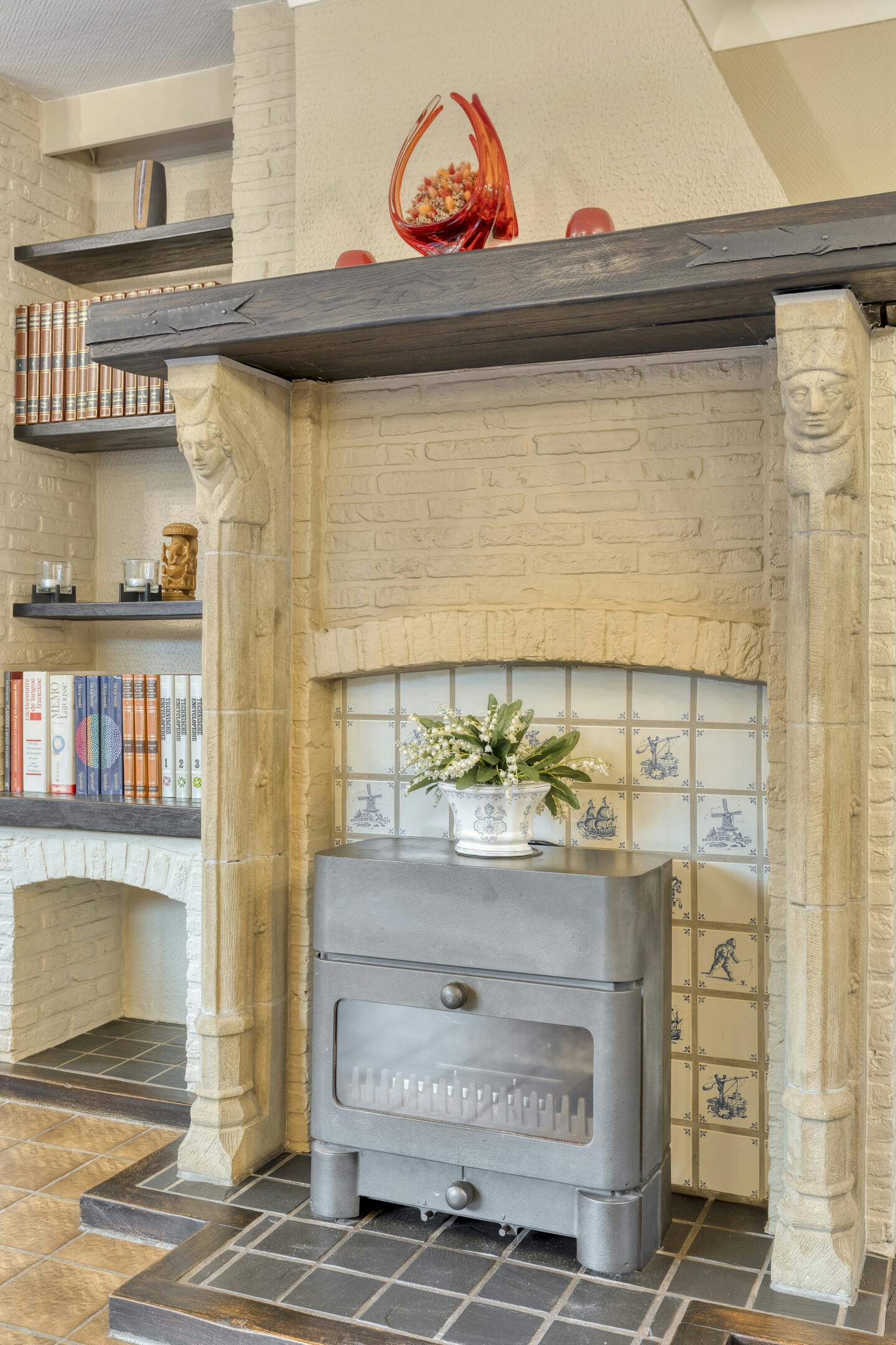 Mooie villa met schitterende tuin in residentiële woonwijk foto 10