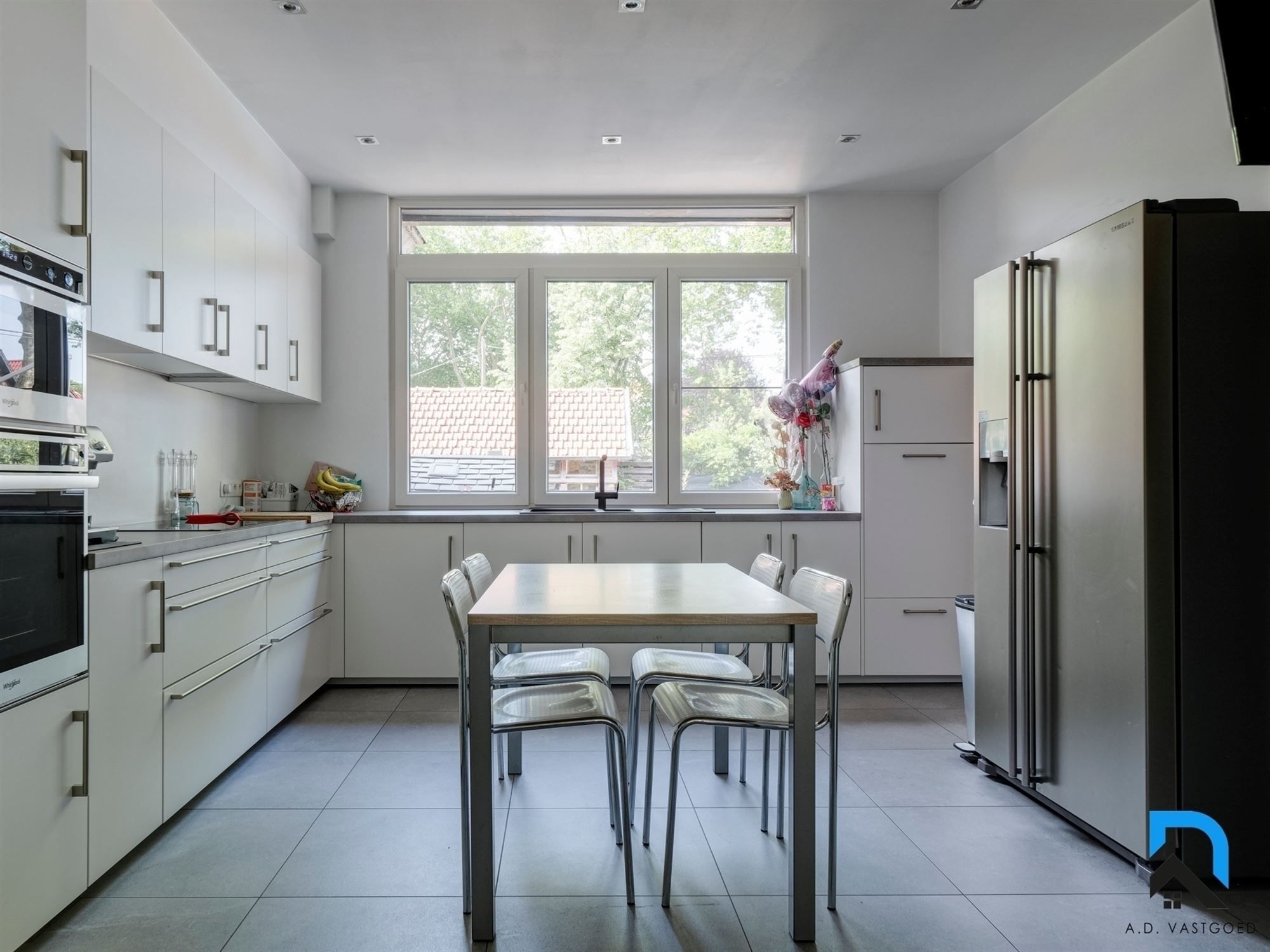 Woning met 5 slaapkamers op riant hoekperceel foto 6