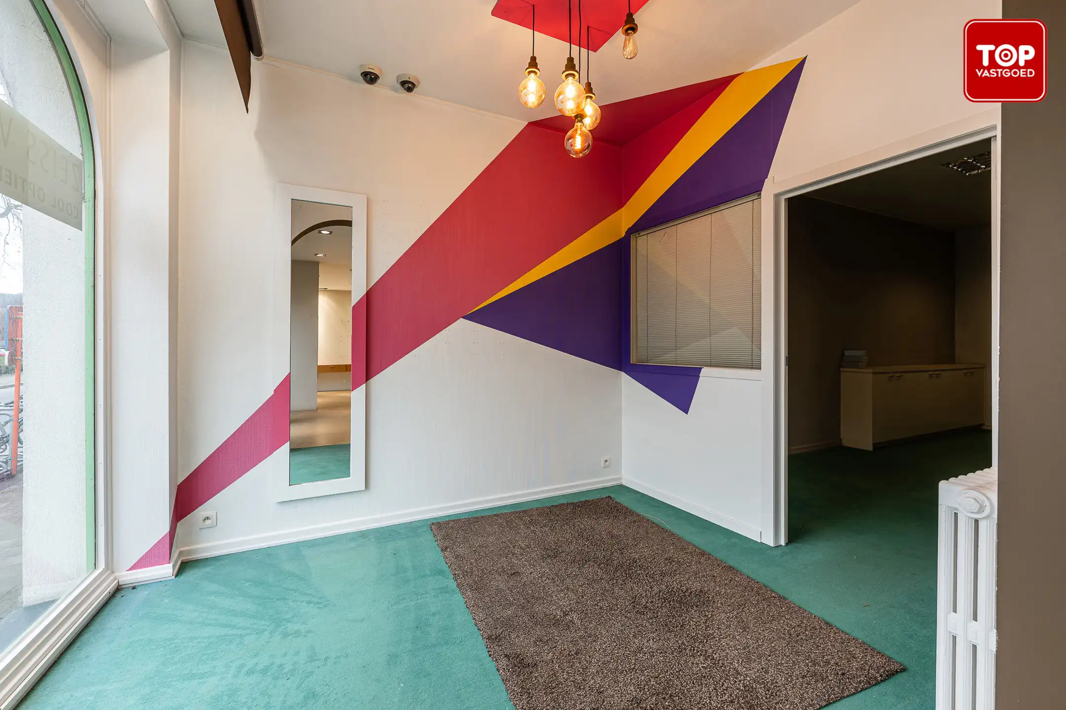 Karaktervol en  multifunctioneel handelshuis  op een interessante ligging.  foto 8