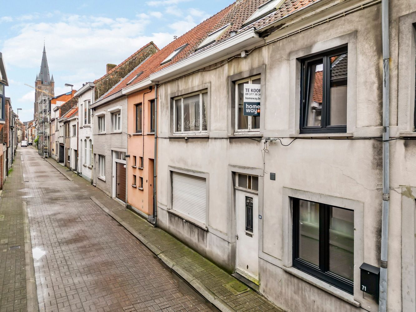 Totaal renovatie/ te slopen woning in het hartje van Eeklo foto 3