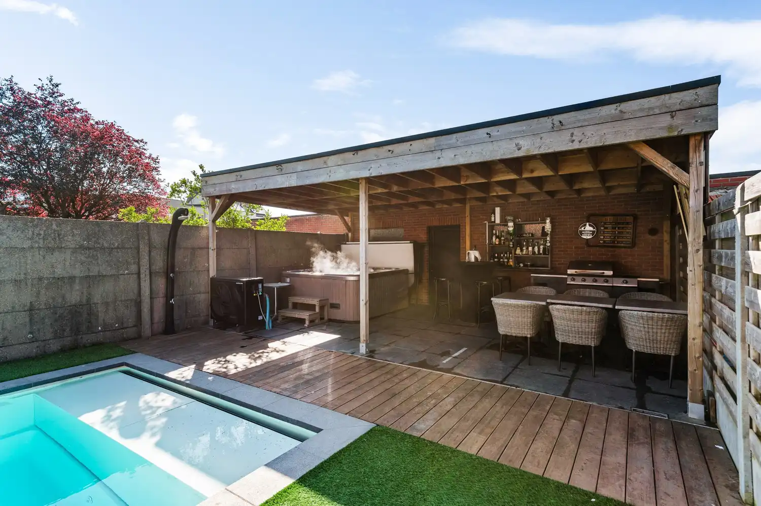 Tof gelijkvloers appartement met 2 slaapkamers, tuin en zwembad foto 17