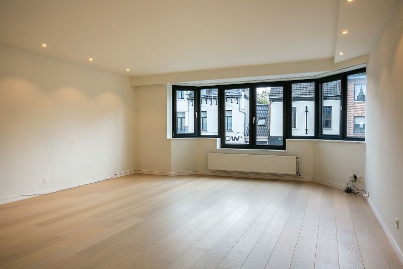 Ruim luxueus 2 slpk. appartement, groot terras, P, hartje Schilde! foto 7