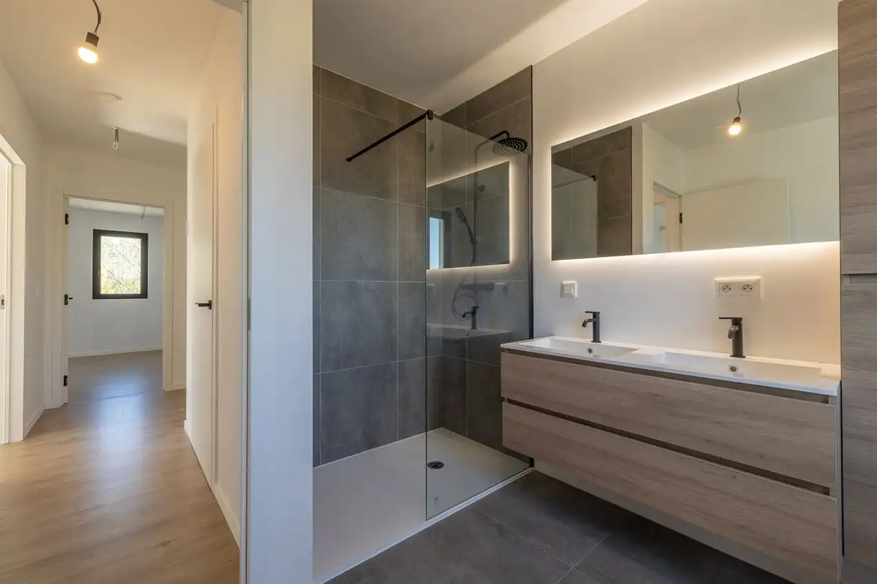 Instapklare nieuwbouwwoning met 3 slk foto 20