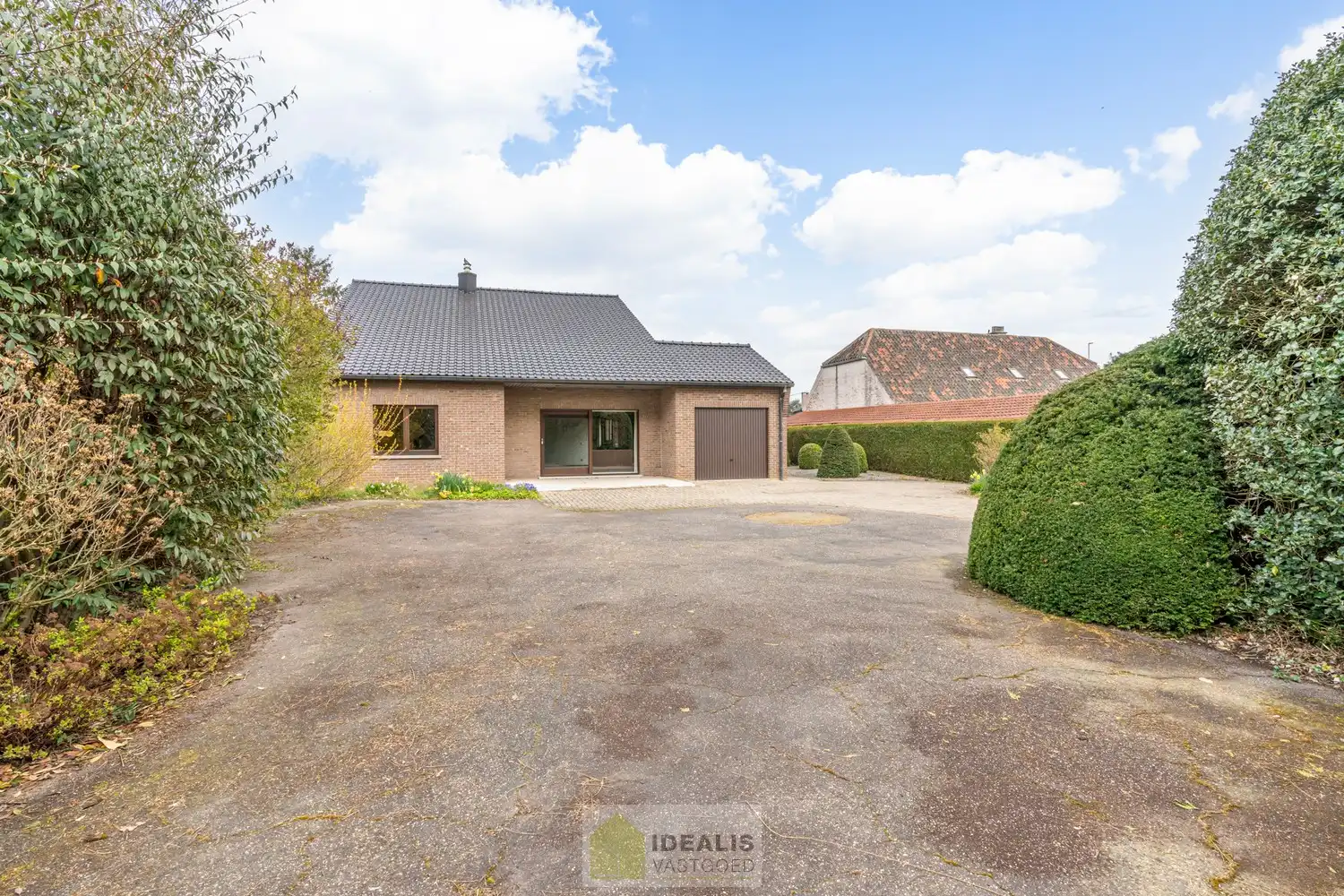 IDEALIS VASTGOED – VERZORGDE GEZINSWONING MET 2 SLAAPKAMERS (MOGELIJKHEID TOT MEER) OP AANGENAAM PERCEEL VAN 11A 28CA foto 6