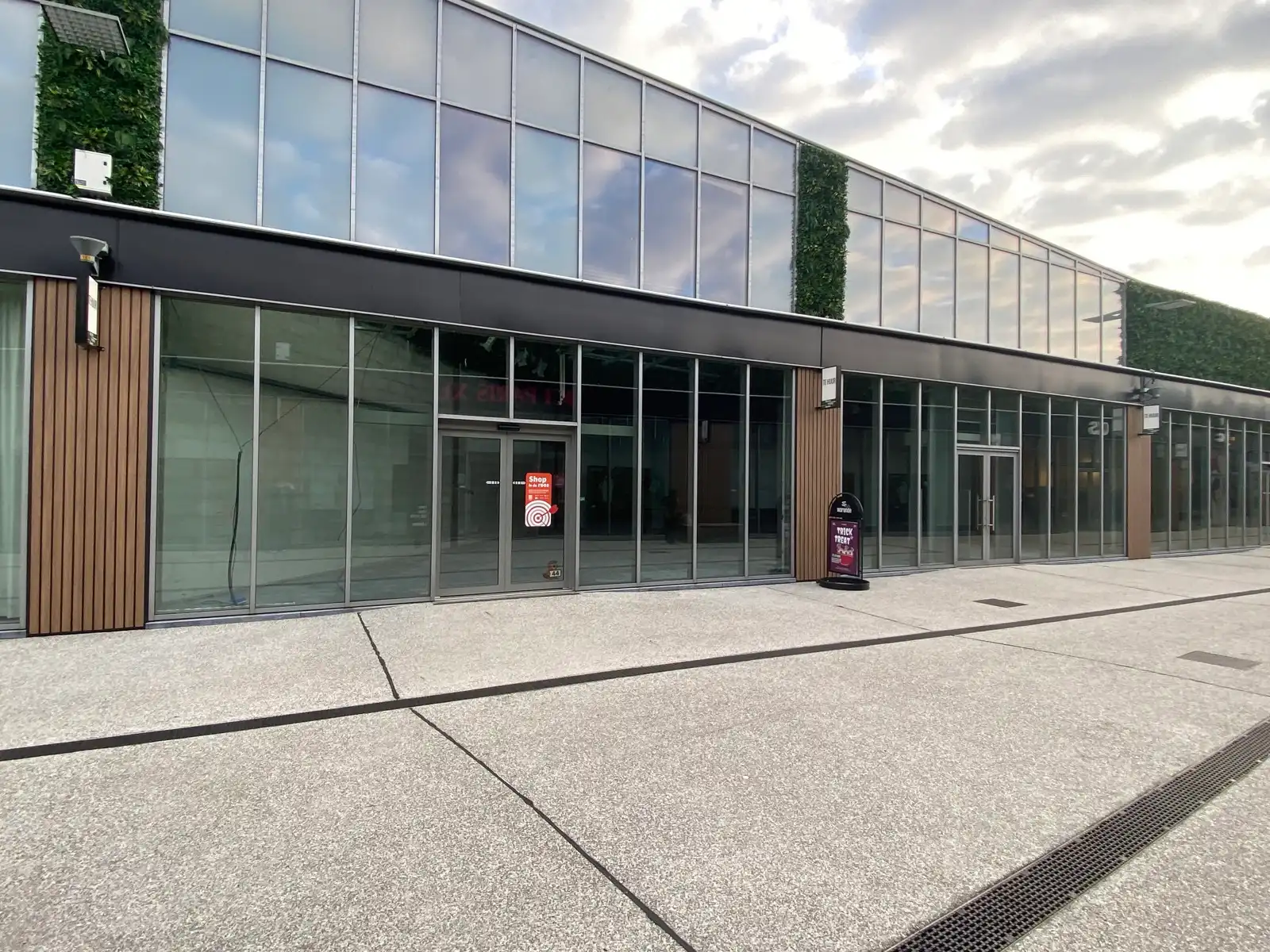 Commerciële ruimte te huur Warande 38 - 9120 Beveren-Kruibeke-Zwijndrecht