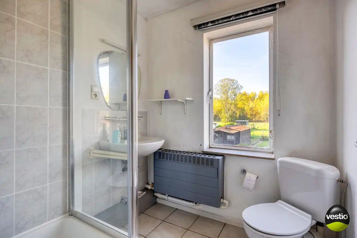 RUSTIG GELEGEN RUIME VRIJSTAANDE WONING MET GROTE TUIN OP 22A49CA TE HOESELT. foto 26