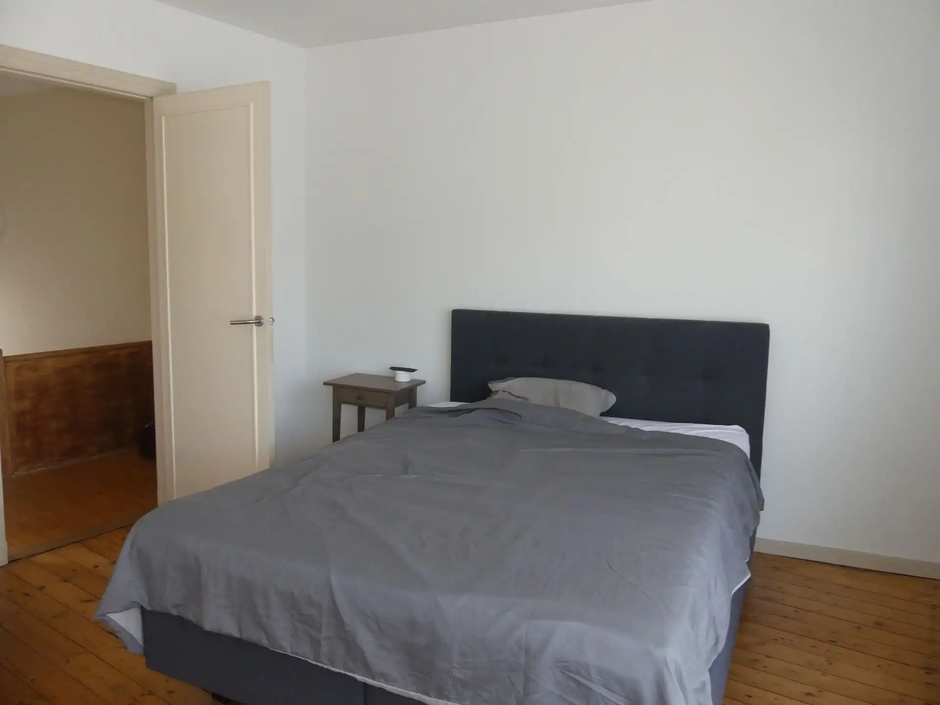 Handelshuis met appartement te koop in het centrum van Wilrijk. foto 11
