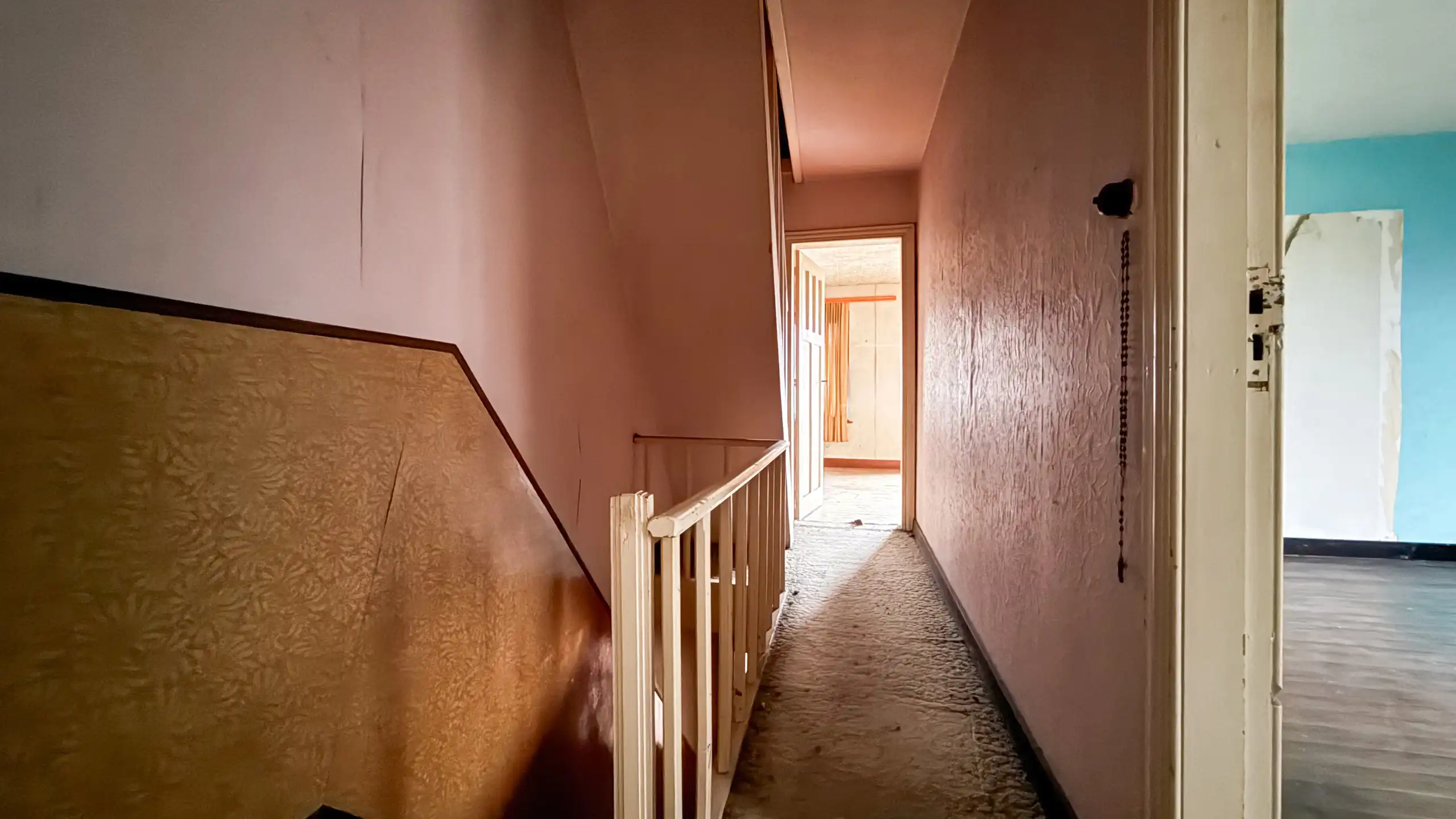 Te renoveren woning met potentieel op rustige ligging foto 8