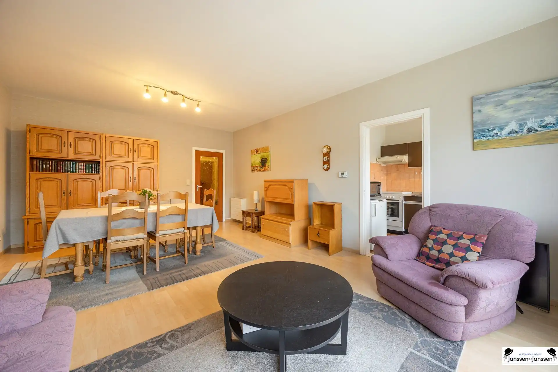 Goed onderhouden appartement op toplocatie in Schoten! foto 4