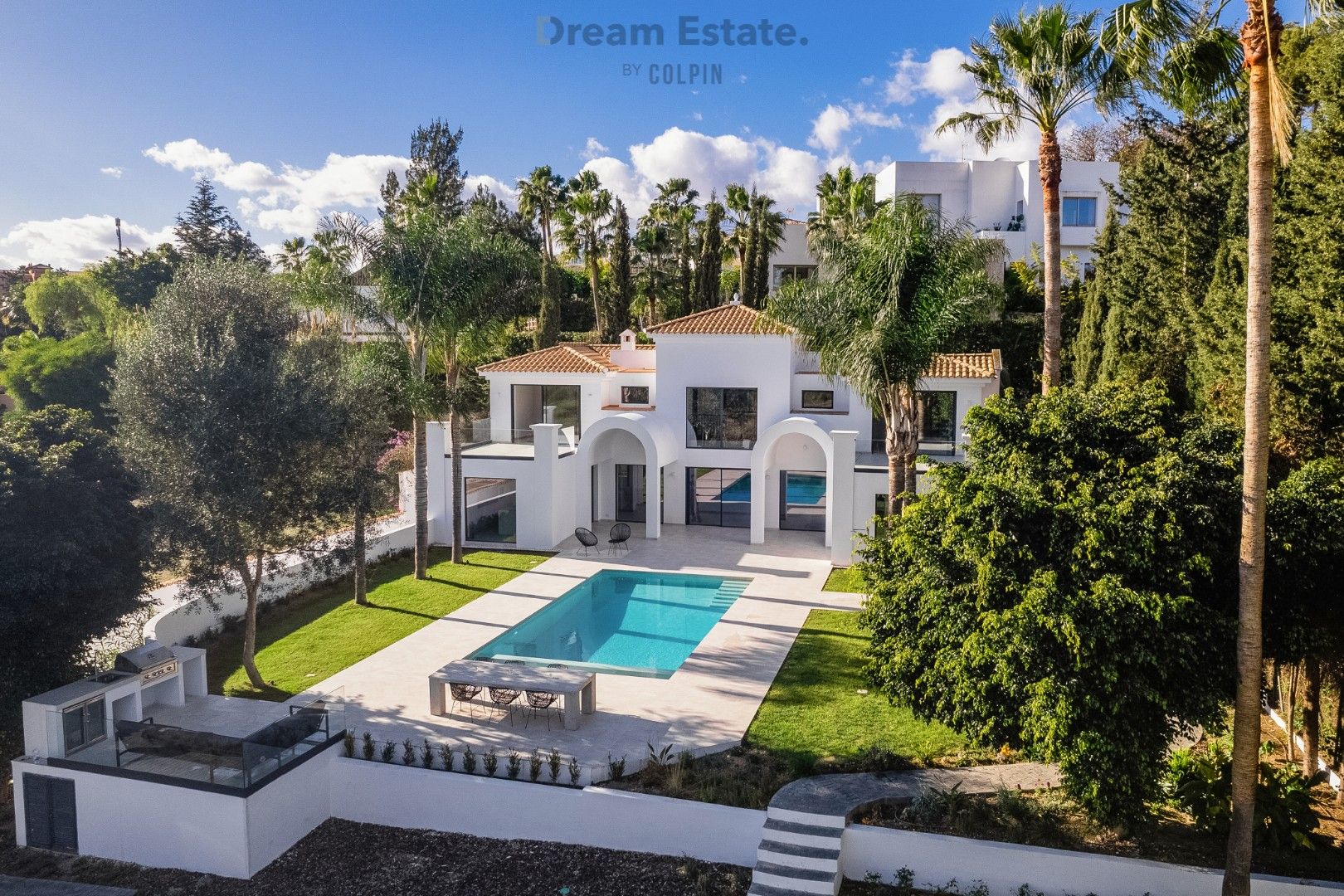 Een moderne familie villa te El Paraiso, Benahavis, New Golden Mile foto 8