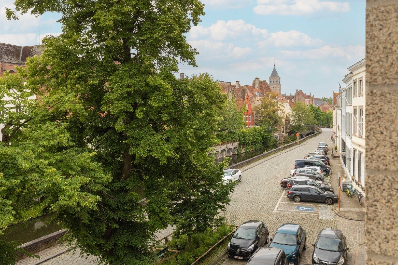 Steeds vernieuwend appartement met zonneterras en prachtig zicht op de Augustijnrei in hartje Brugge. foto 20