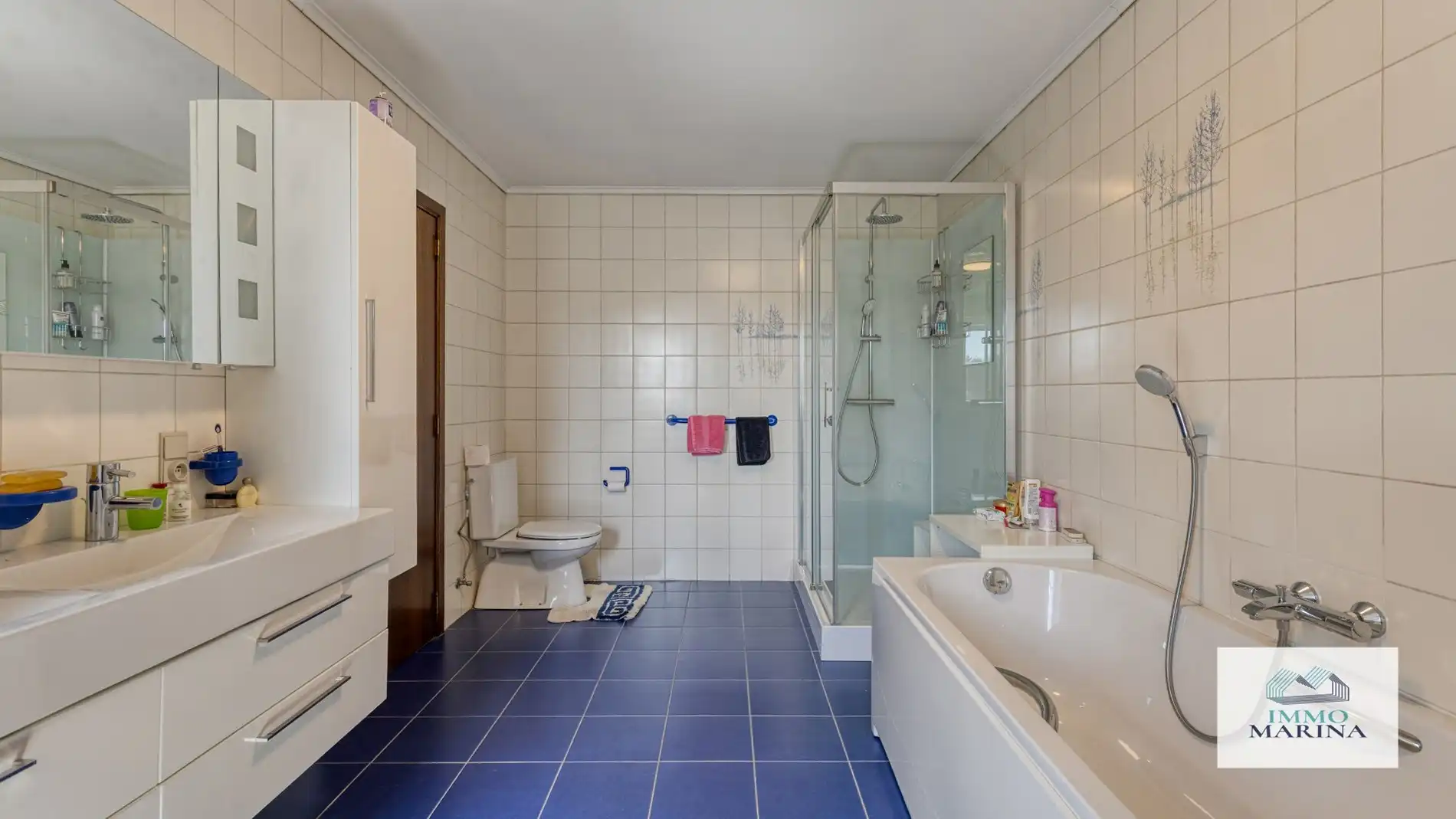 EXCLUSIEVE VILLA OP 6.530M² MET ZWEMBAD EN 4 SLPKS foto 17