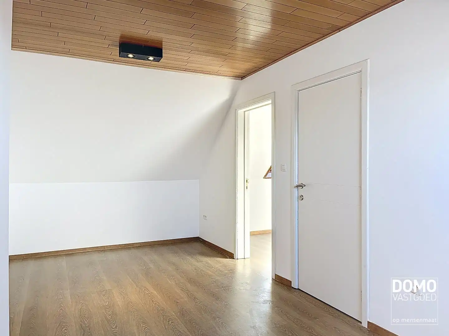 INSTAPKLAAR  DUPLEXAPPARTEMENT MET 2 SLAAPKAMERS OP GOEDE LOCATIE IN KURINGEN foto 18