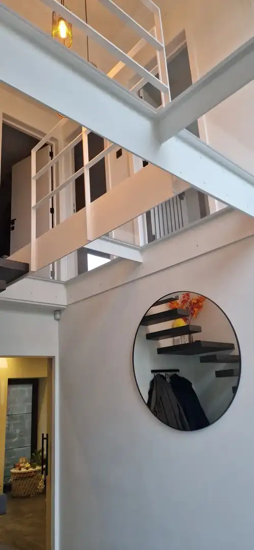 Prachtig  gerenoveerde en rustig gelegen EENGEZINSWONING (2024), bewoonbaar: 192m², met mooie leefruimten, 3 slaapkamers, garage 2 wagens en grote tuin op 14 are 54 ca. foto 22